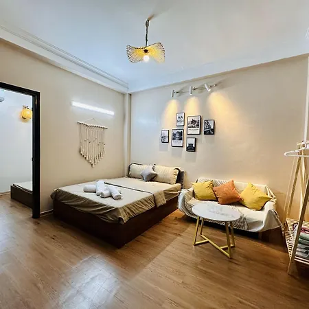 Vietnam Travelers Home 2 With Cozy Private Balcony-3